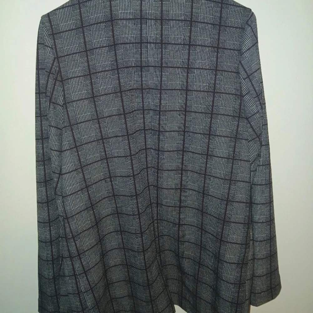 Gray Plaid Blazer - Picture 4 of 4